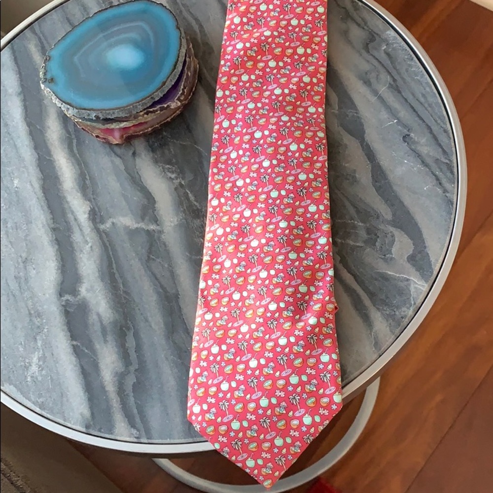 Vineyard Vines Tie